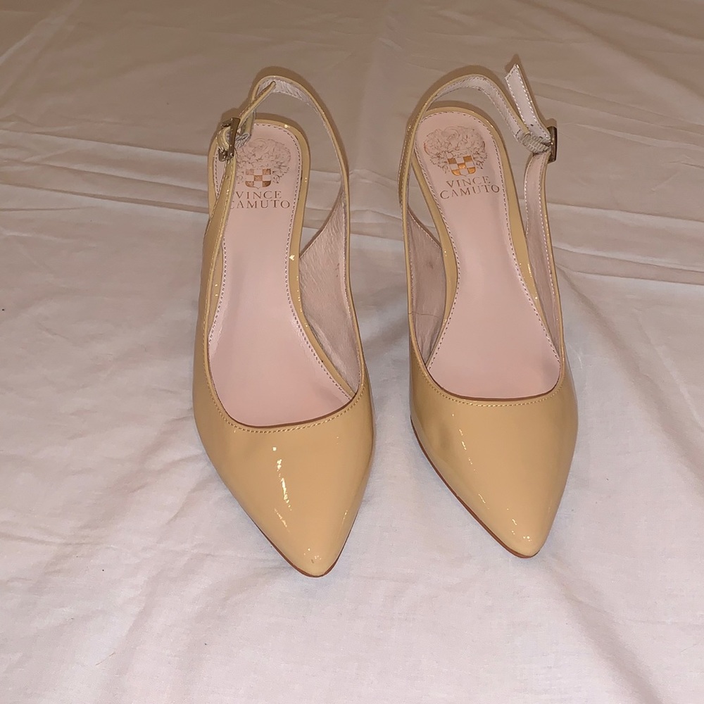 Vince Camuto: Beige slingback pointed heels